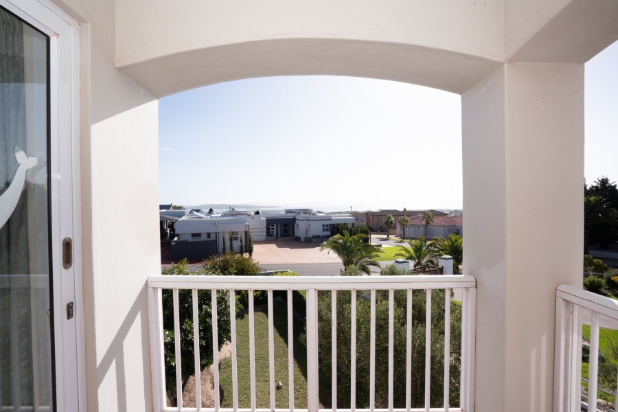 5 Bedroom Property for Sale in Myburgh Park Western Cape